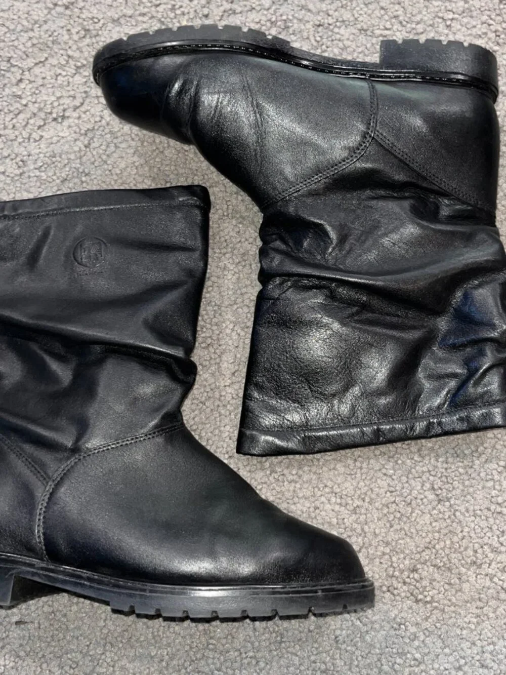 REGENCE COMFORT CANADA LUG SOLE PULL ON BLACK INSULATED BOOTS - EUC - 9.5 E
